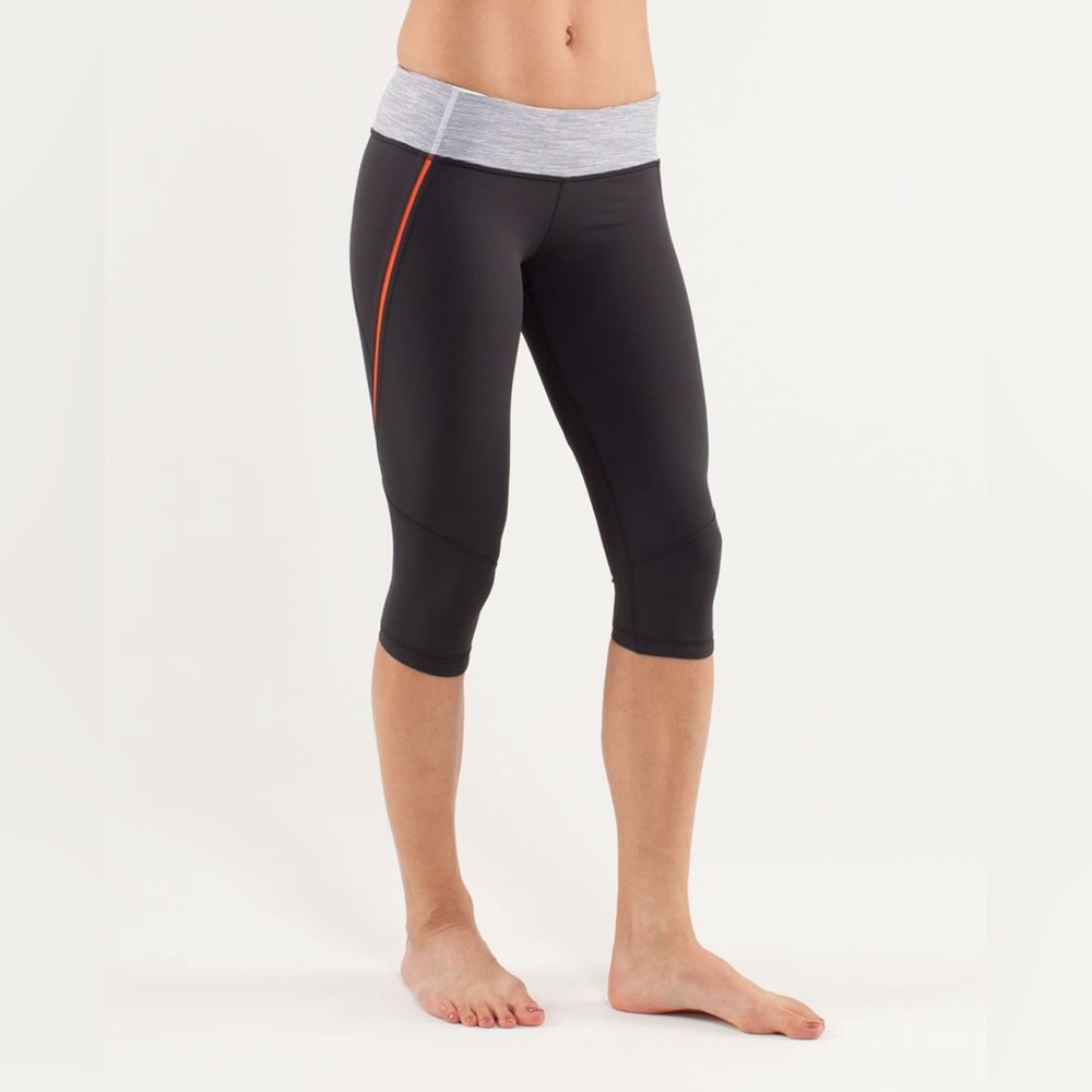Lululemon Athletica Run: Excel Crop in Deep Coal/Wee Are From Space White Combo